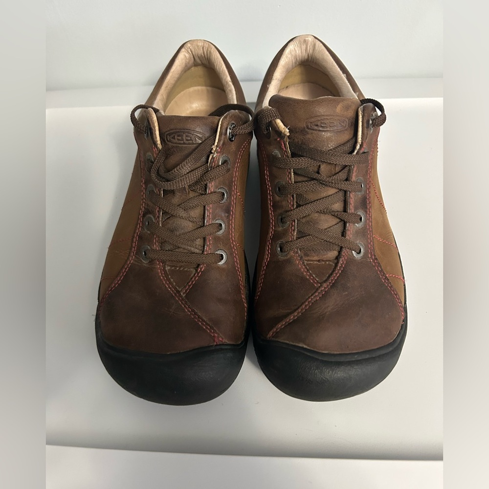 Keen Brown Leather Lace-Up Casual Slip-Ons with Red Stitching